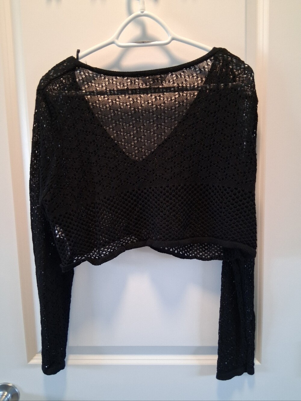 Primark Black Crochet V-Neck Long Sleeve Crop Top
